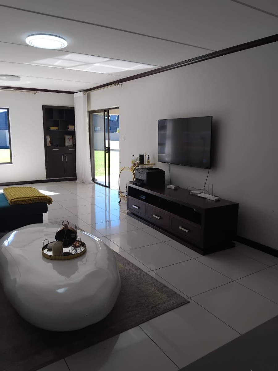 To Let 3 Bedroom Property for Rent in Fourways Gauteng