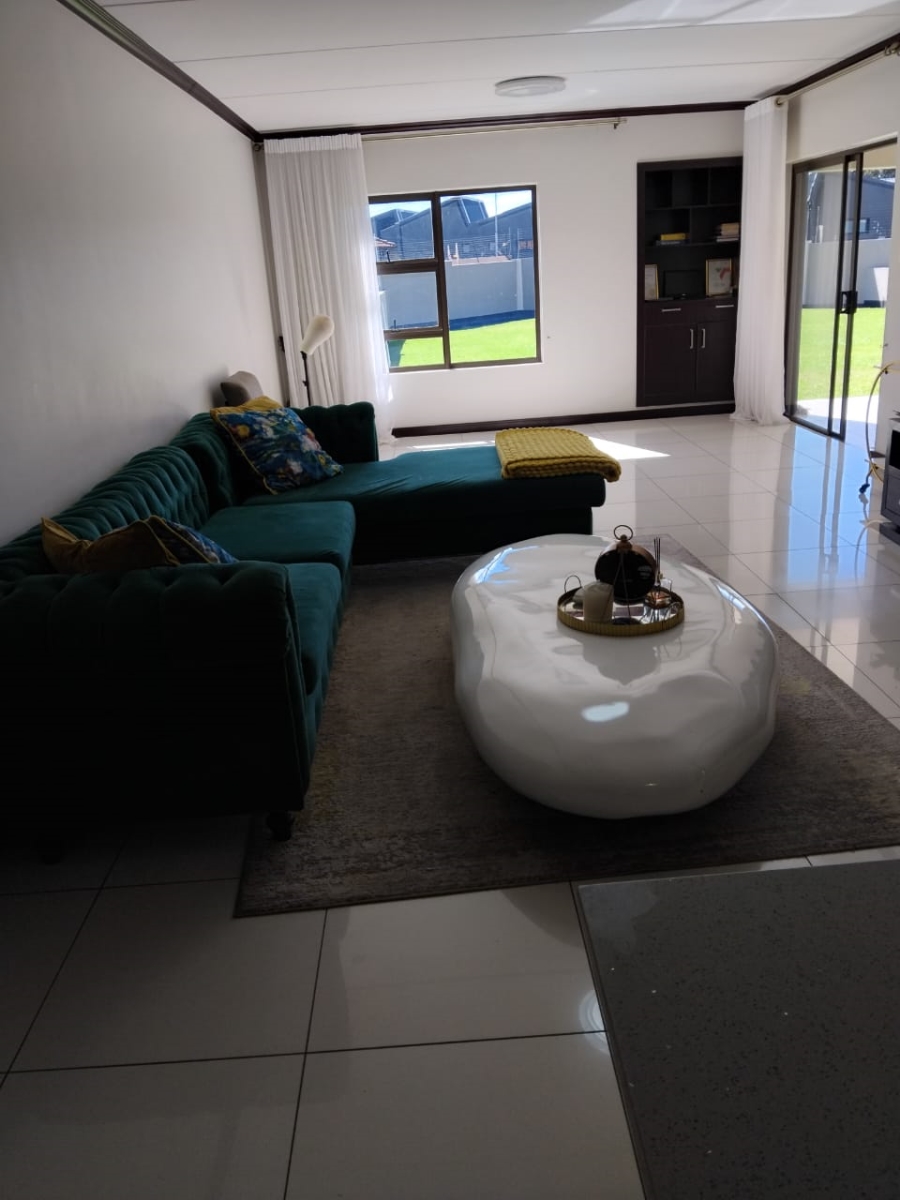 To Let 3 Bedroom Property for Rent in Fourways Gauteng