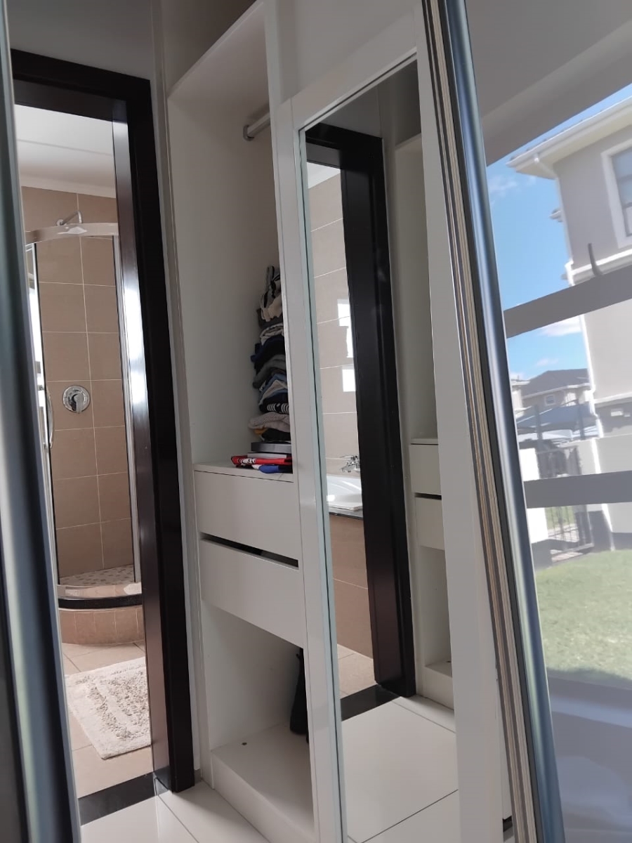 To Let 3 Bedroom Property for Rent in Fourways Gauteng