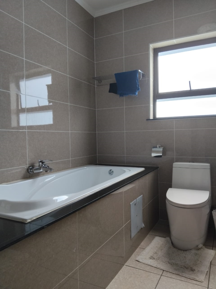 To Let 3 Bedroom Property for Rent in Fourways Gauteng