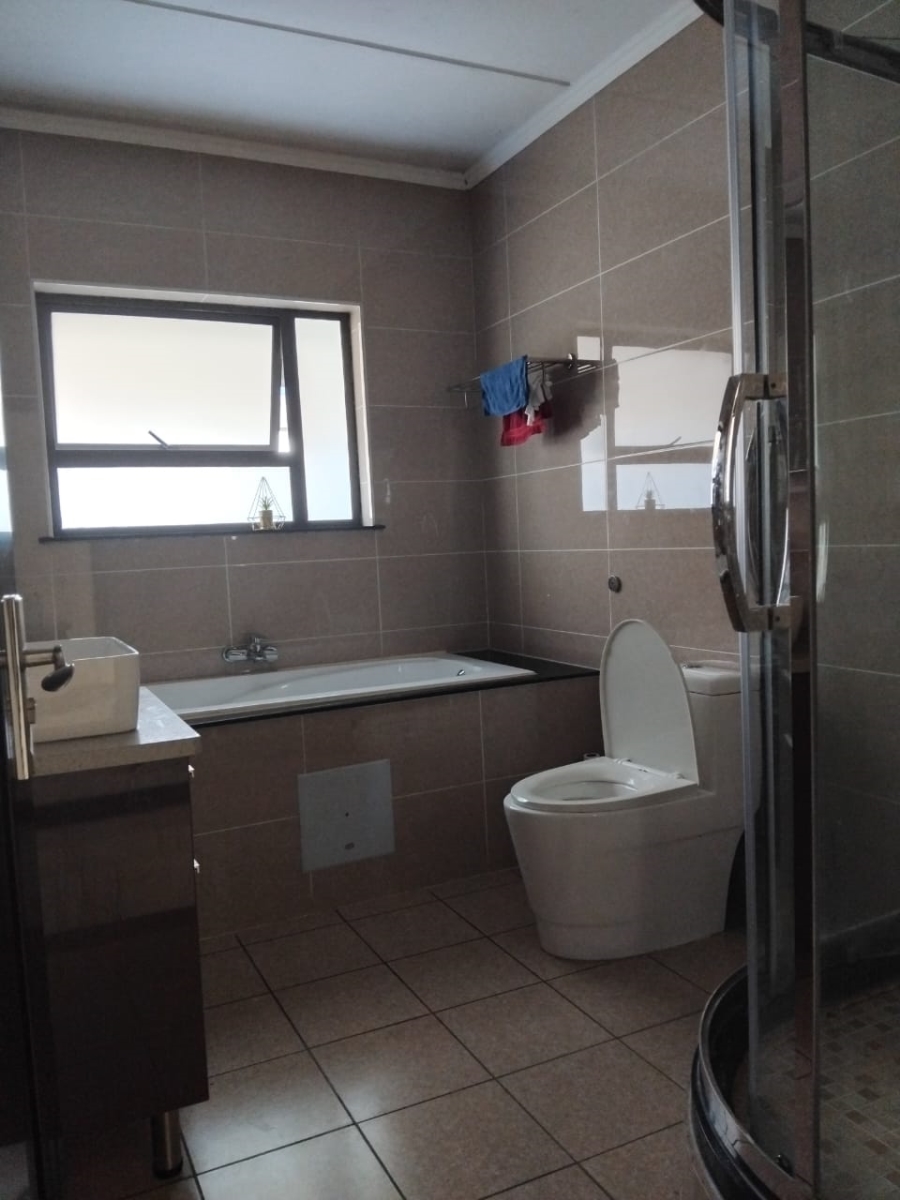 To Let 3 Bedroom Property for Rent in Fourways Gauteng