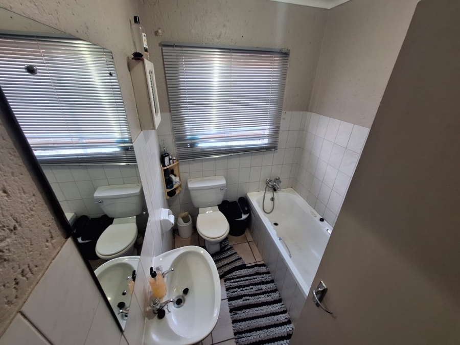 3 Bedroom Property for Sale in Hennopspark Gauteng