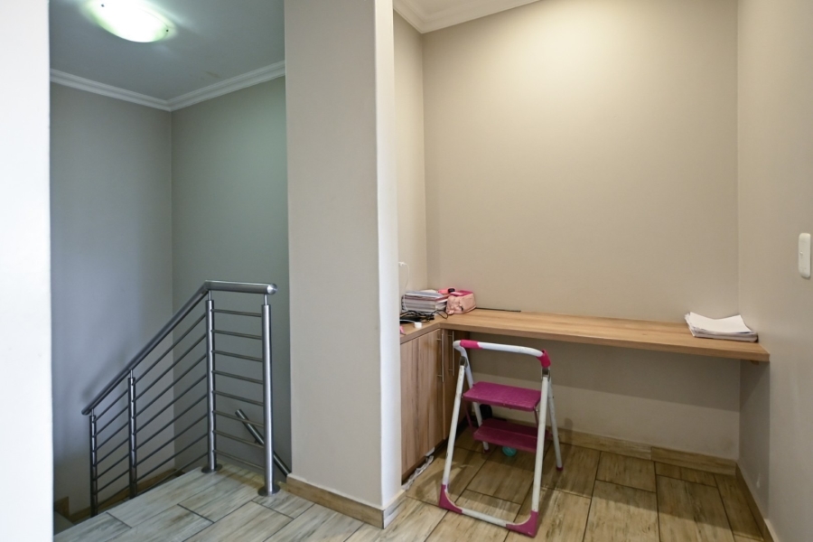 2 Bedroom Property for Sale in Doornpoort Gauteng