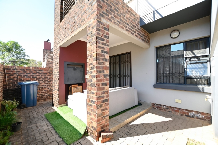 2 Bedroom Property for Sale in Doornpoort Gauteng