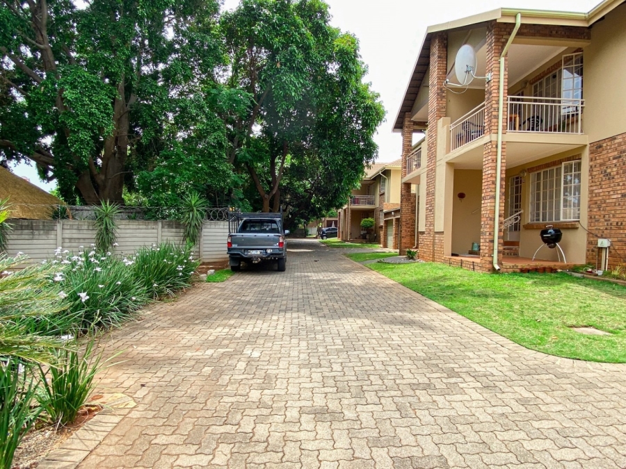 To Let 2 Bedroom Property for Rent in Magalieskruin Gauteng