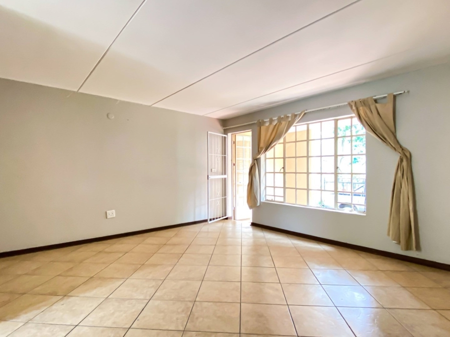 To Let 2 Bedroom Property for Rent in Magalieskruin Gauteng