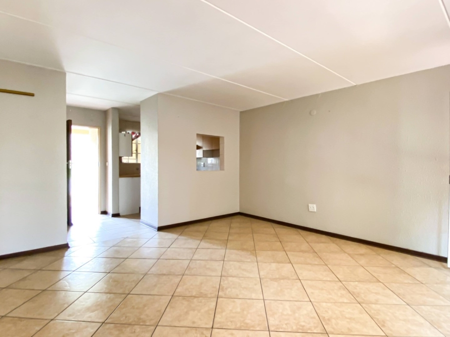 To Let 2 Bedroom Property for Rent in Magalieskruin Gauteng