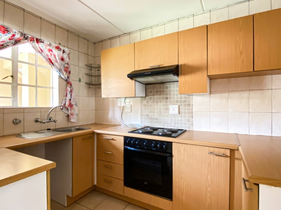 To Let 2 Bedroom Property for Rent in Magalieskruin Gauteng