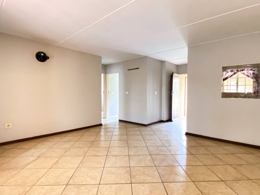 To Let 2 Bedroom Property for Rent in Magalieskruin Gauteng