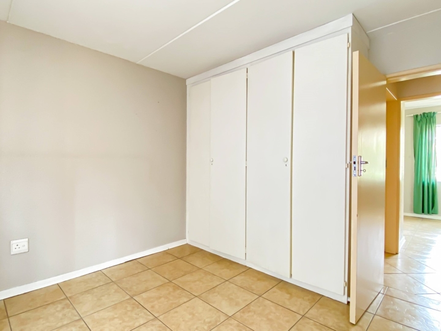 To Let 2 Bedroom Property for Rent in Magalieskruin Gauteng