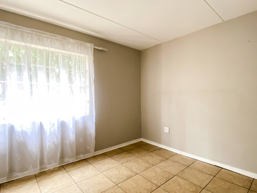 To Let 2 Bedroom Property for Rent in Magalieskruin Gauteng