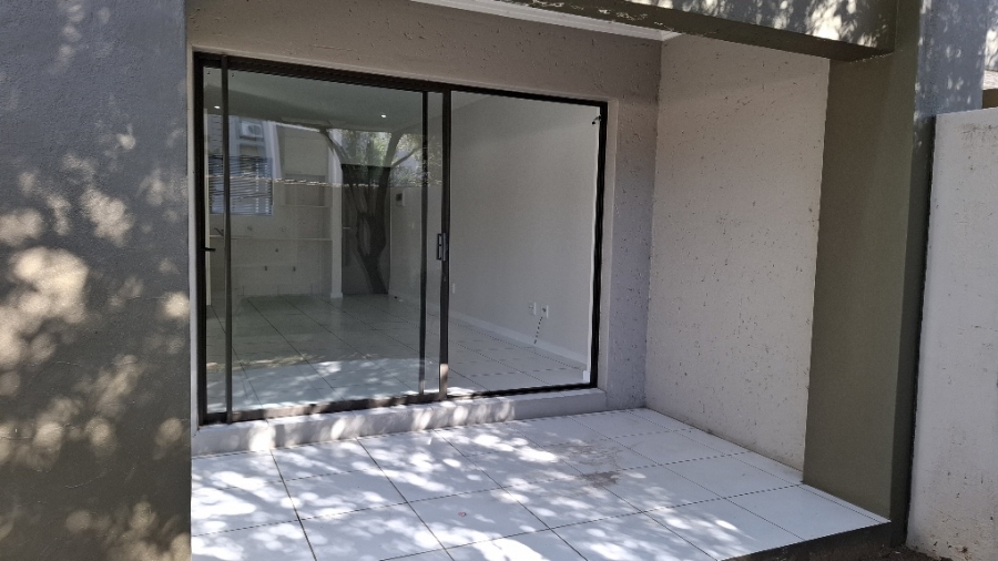 To Let 1 Bedroom Property for Rent in Fourways Gauteng