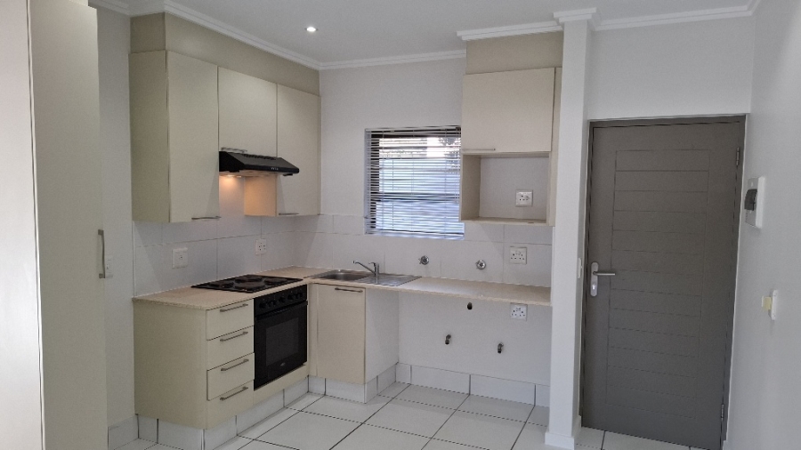 To Let 1 Bedroom Property for Rent in Fourways Gauteng
