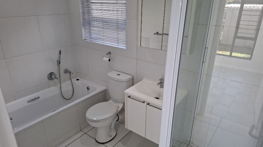 To Let 1 Bedroom Property for Rent in Fourways Gauteng
