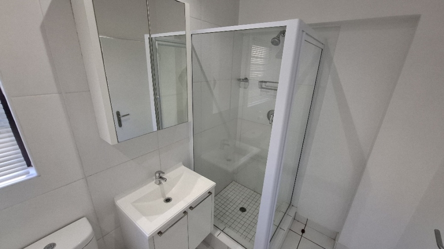 To Let 1 Bedroom Property for Rent in Fourways Gauteng