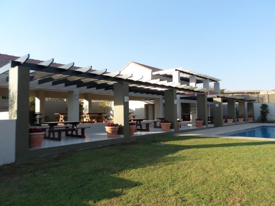 To Let 1 Bedroom Property for Rent in Fourways Gauteng