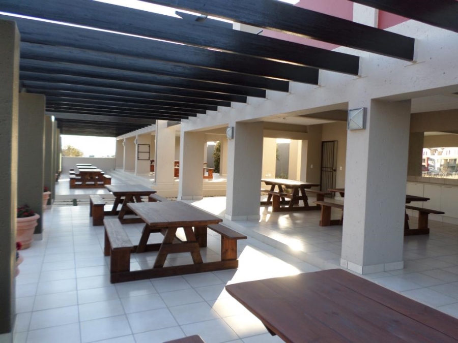 To Let 1 Bedroom Property for Rent in Fourways Gauteng