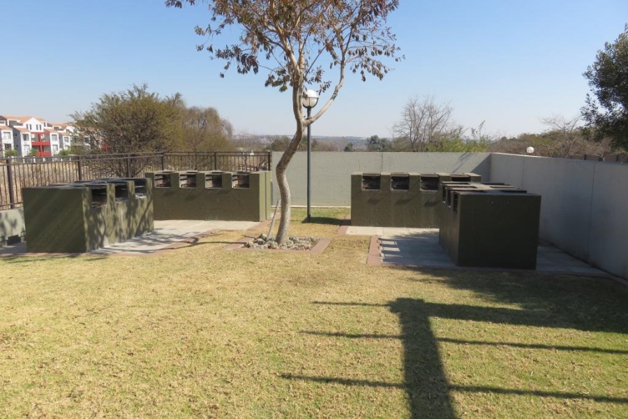 To Let 1 Bedroom Property for Rent in Fourways Gauteng