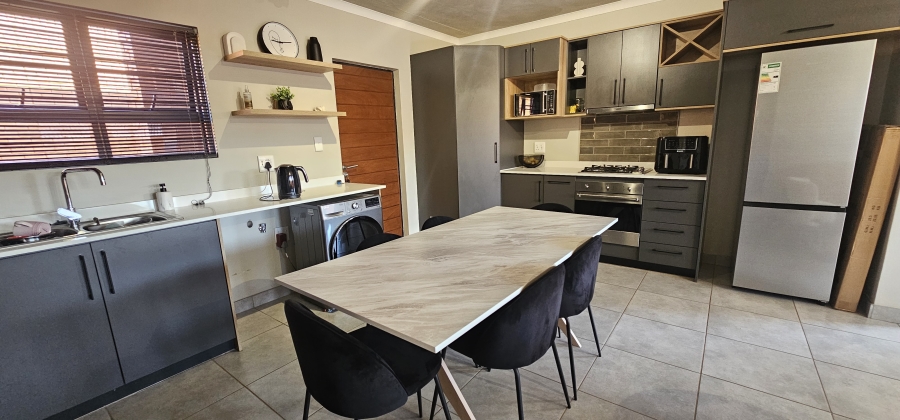 To Let 2 Bedroom Property for Rent in Boardwalk Villas Gauteng