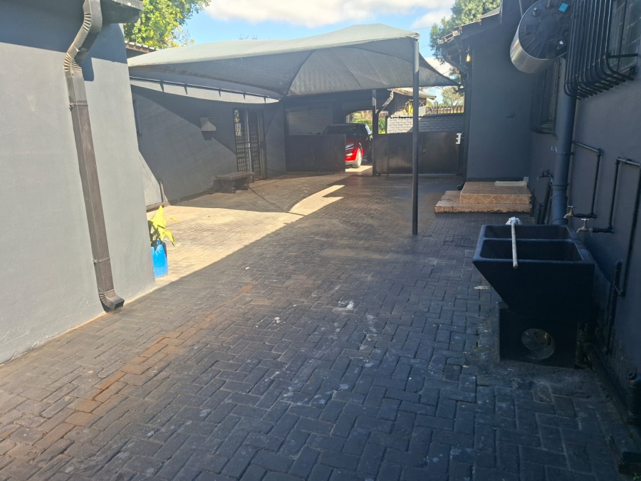 6 Bedroom Property for Sale in Silverton Gauteng