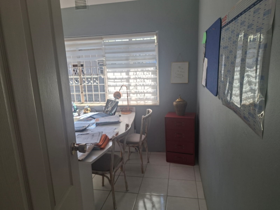 6 Bedroom Property for Sale in Silverton Gauteng