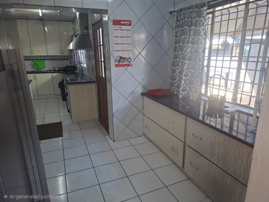6 Bedroom Property for Sale in Silverton Gauteng
