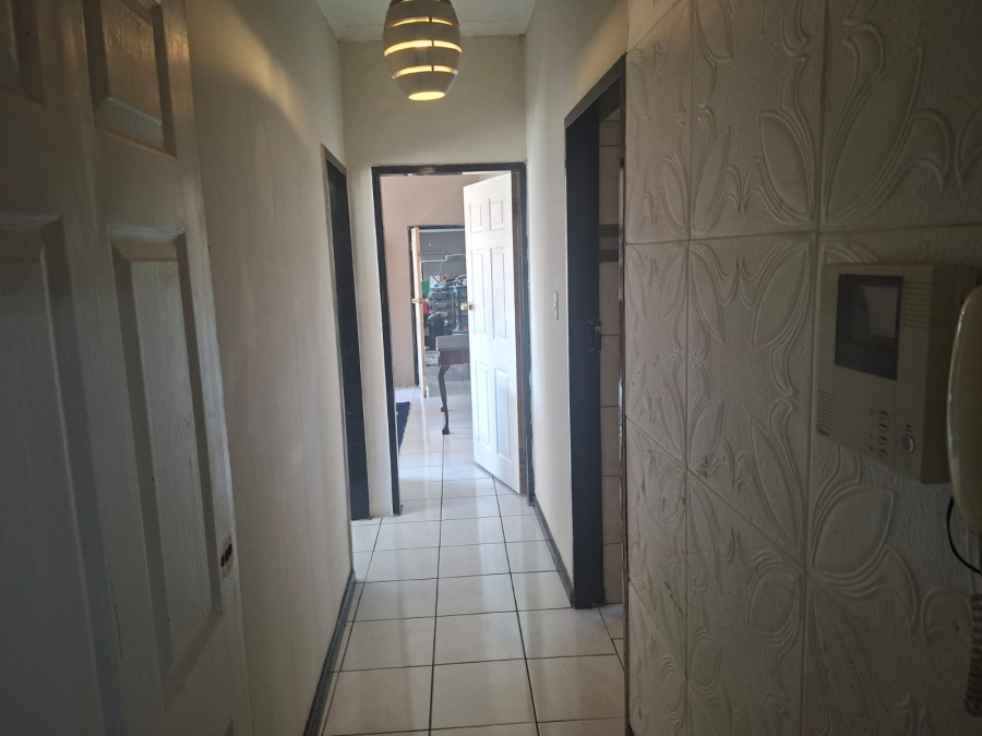 6 Bedroom Property for Sale in Silverton Gauteng