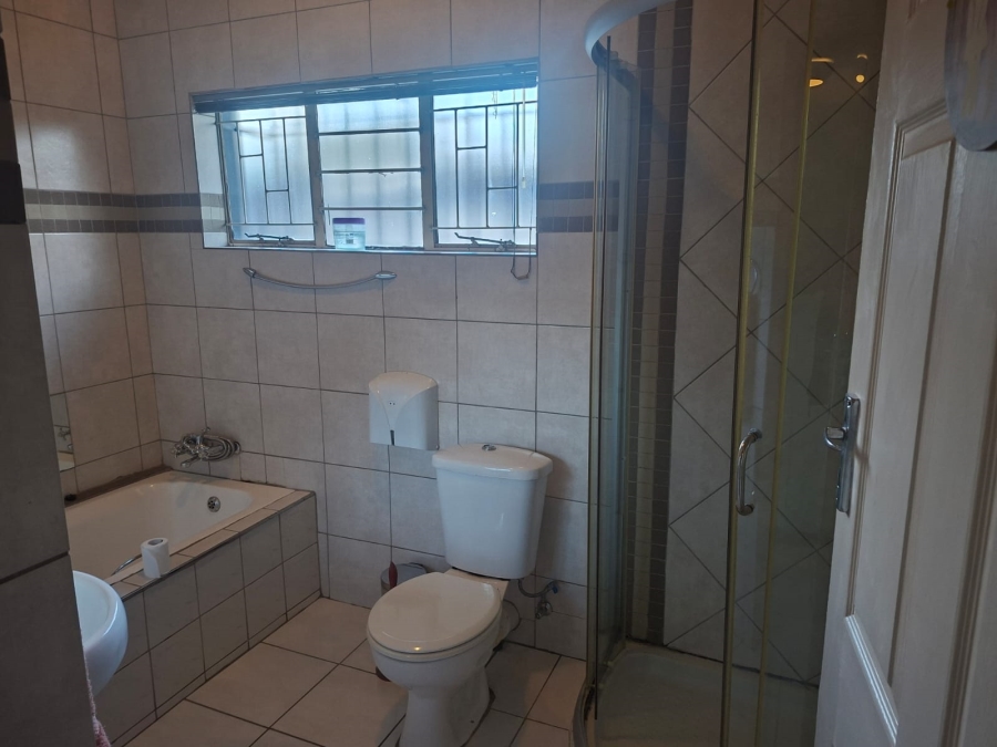 6 Bedroom Property for Sale in Silverton Gauteng