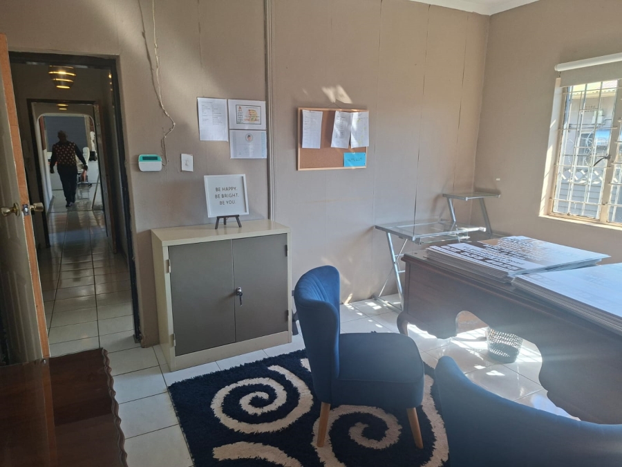 6 Bedroom Property for Sale in Silverton Gauteng