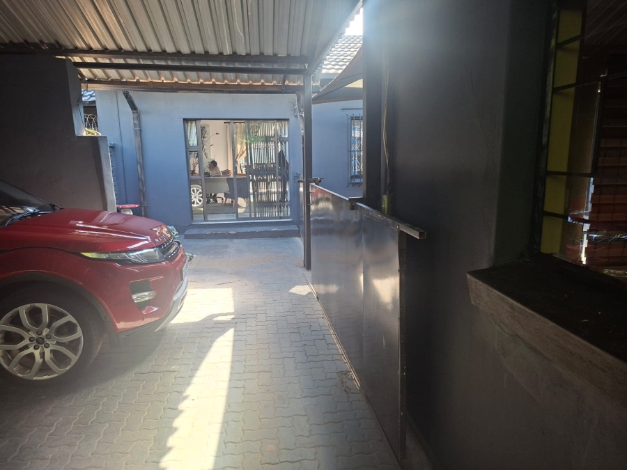 6 Bedroom Property for Sale in Silverton Gauteng