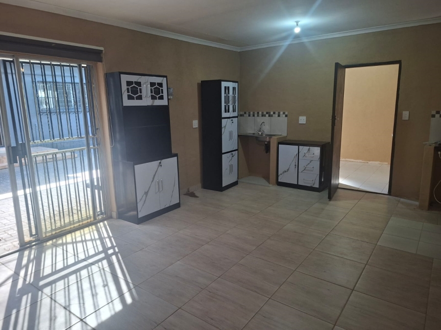 6 Bedroom Property for Sale in Silverton Gauteng