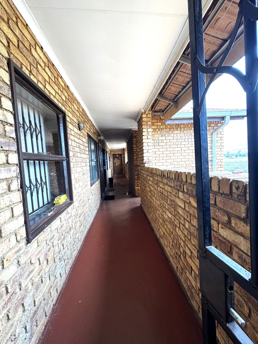 2 Bedroom Property for Sale in Ratanda Gauteng