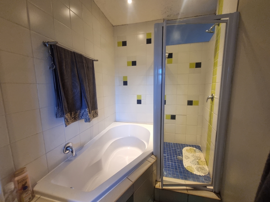 2 Bedroom Property for Sale in Hillcrest Gauteng