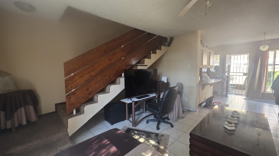 2 Bedroom Property for Sale in Garsfontein Gauteng