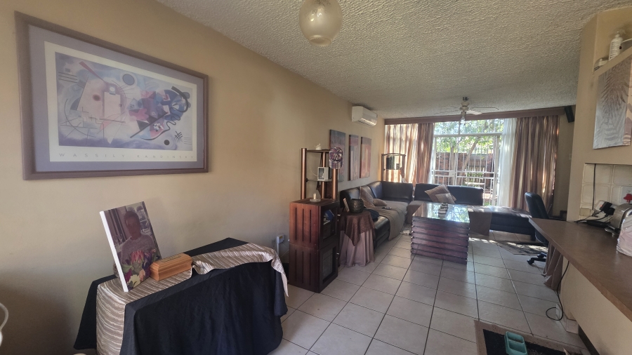 2 Bedroom Property for Sale in Garsfontein Gauteng