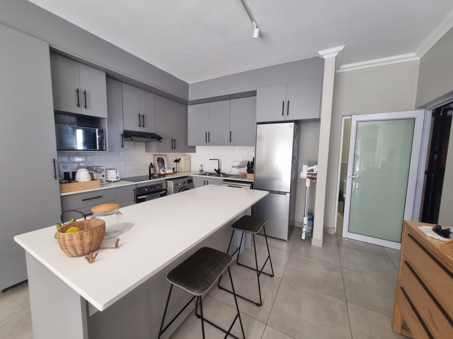 To Let 2 Bedroom Property for Rent in Brooklyn Gauteng