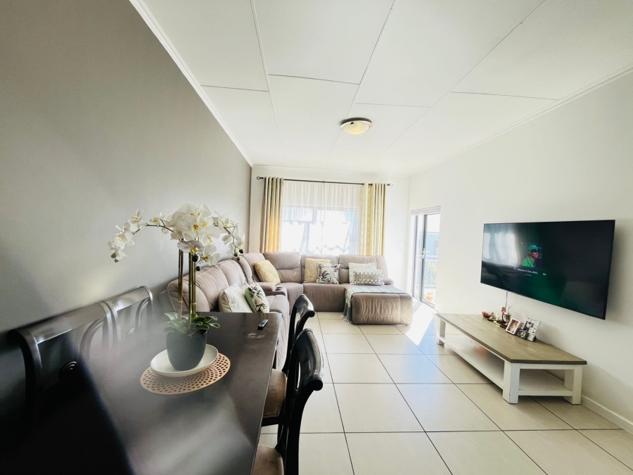 To Let 2 Bedroom Property for Rent in Greenstone Hill Gauteng