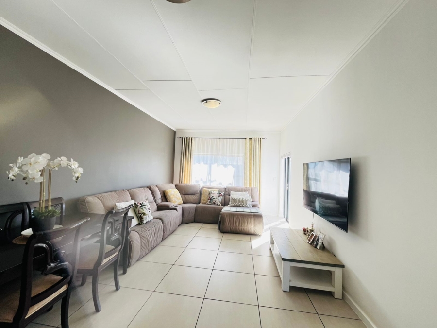 To Let 2 Bedroom Property for Rent in Greenstone Hill Gauteng