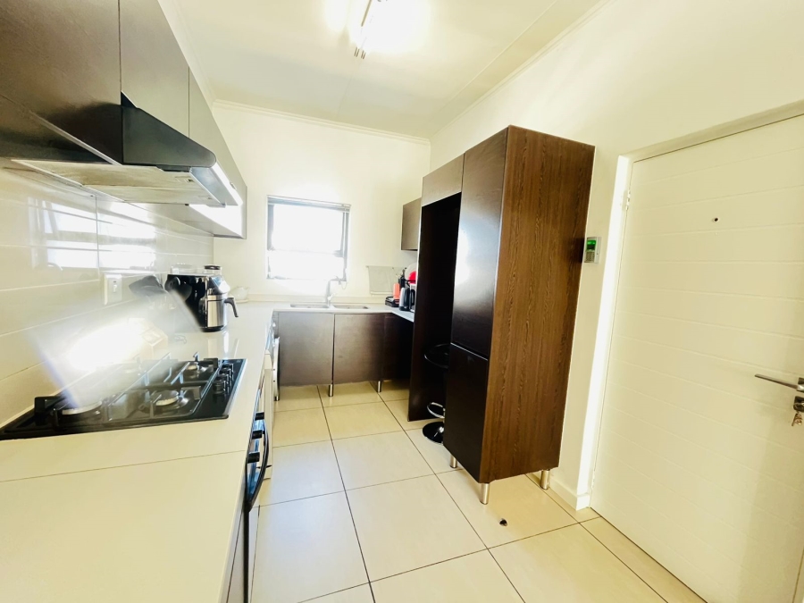 To Let 2 Bedroom Property for Rent in Greenstone Hill Gauteng
