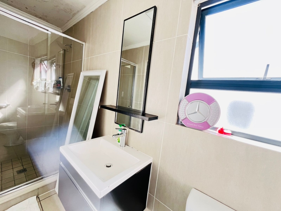 To Let 2 Bedroom Property for Rent in Greenstone Hill Gauteng