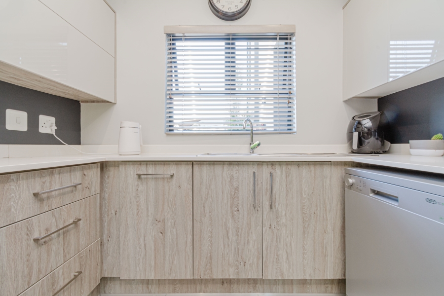 2 Bedroom Property for Sale in Broadacres Gauteng