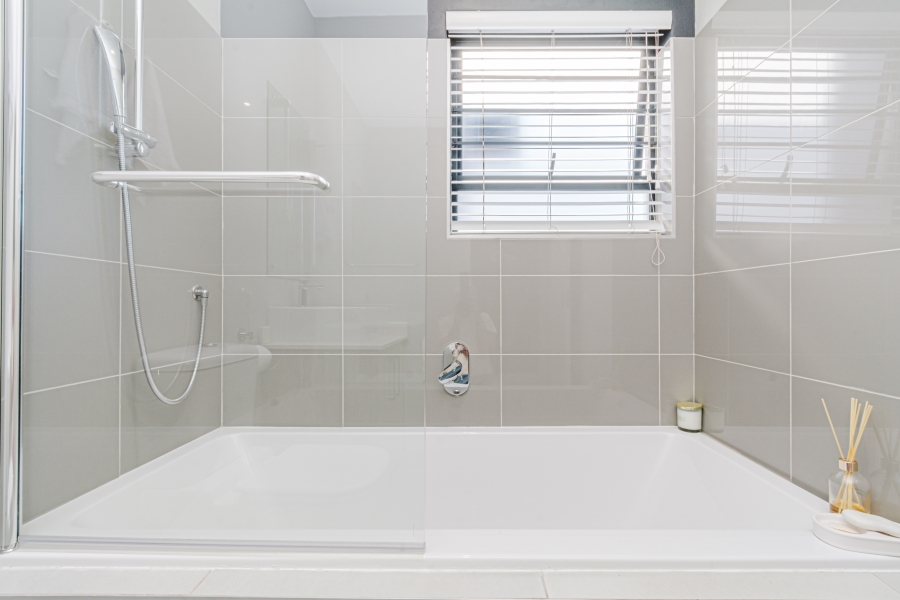 2 Bedroom Property for Sale in Broadacres Gauteng