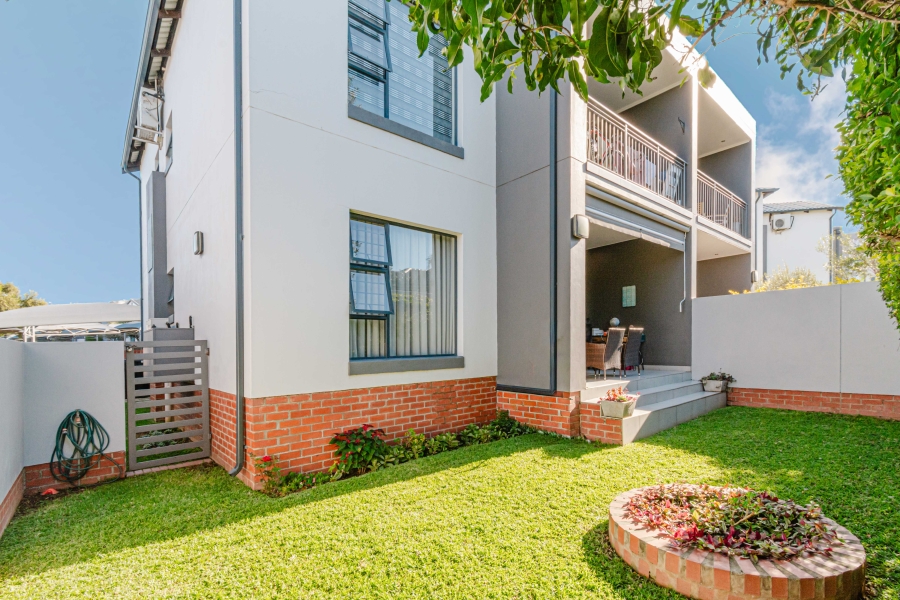 2 Bedroom Property for Sale in Broadacres Gauteng