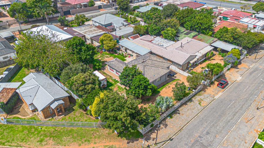 9 Bedroom Property for Sale in Wannenburghoogte Gauteng