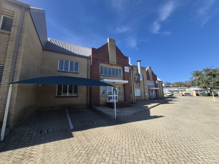 To Let Commercial Property for Rent in Sunnyrock Gauteng