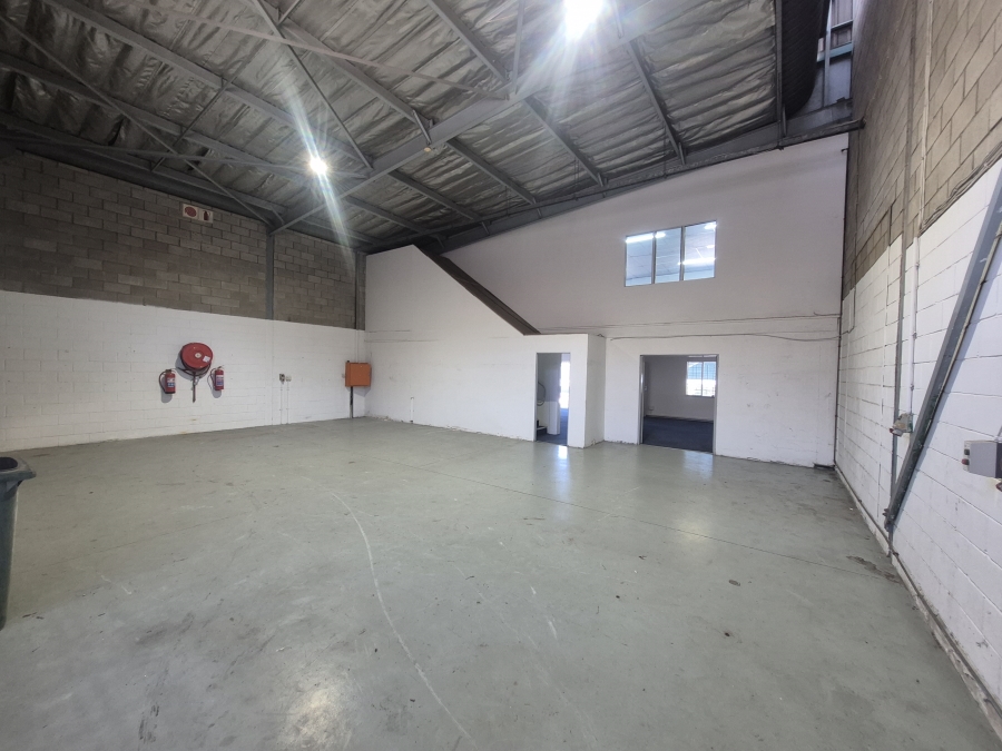 To Let Commercial Property for Rent in Sunnyrock Gauteng