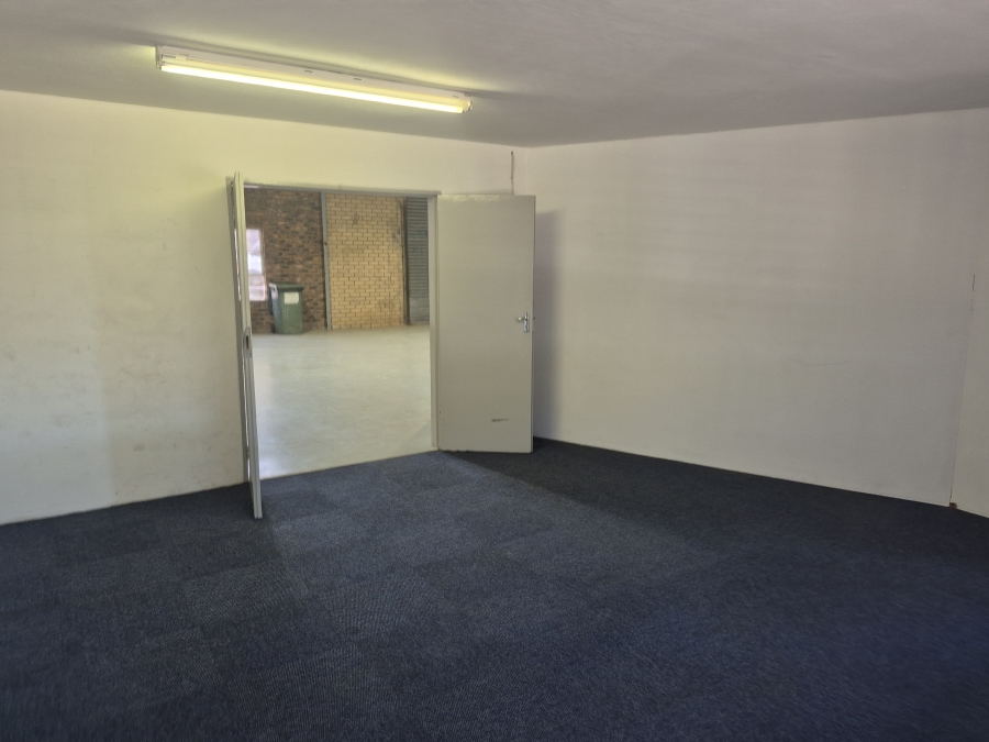 To Let Commercial Property for Rent in Sunnyrock Gauteng