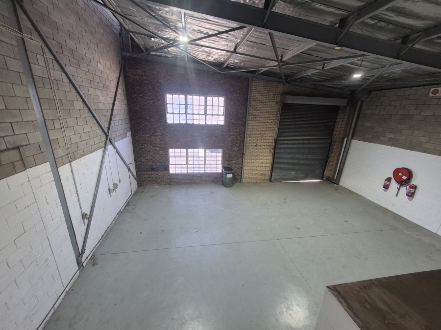 To Let Commercial Property for Rent in Sunnyrock Gauteng