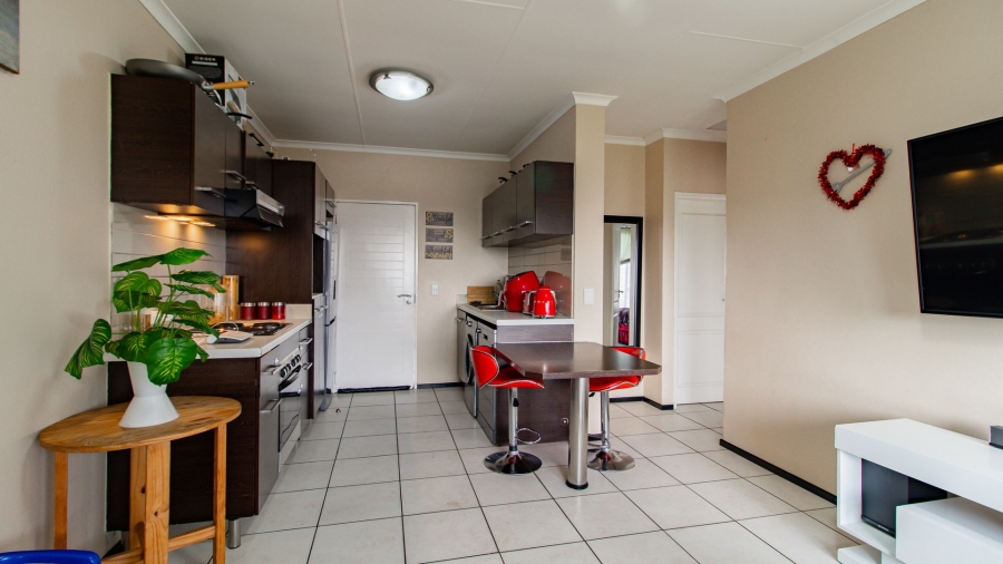 To Let 2 Bedroom Property for Rent in Oakdene Gauteng
