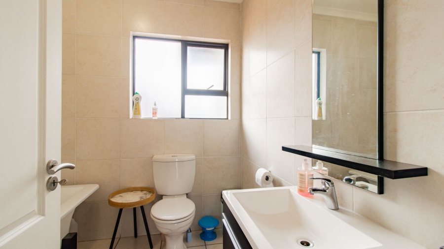 To Let 2 Bedroom Property for Rent in Oakdene Gauteng
